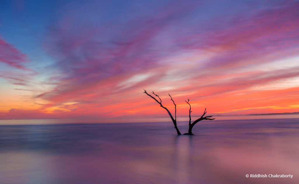Today’s Photo Of The Day is “Folly Beach Sunset” by Riddhish Chakraborty. Location: Folly Beach, South Carolina.
