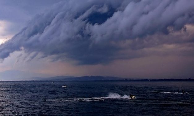 Three Tips for Any Boater Facing A Powerful Summer Thunderstorm