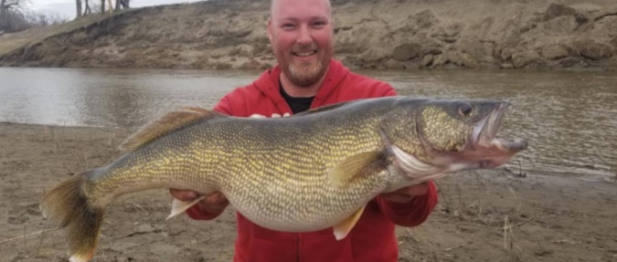 Lincoln ND Angler's Walleye Breaks Record